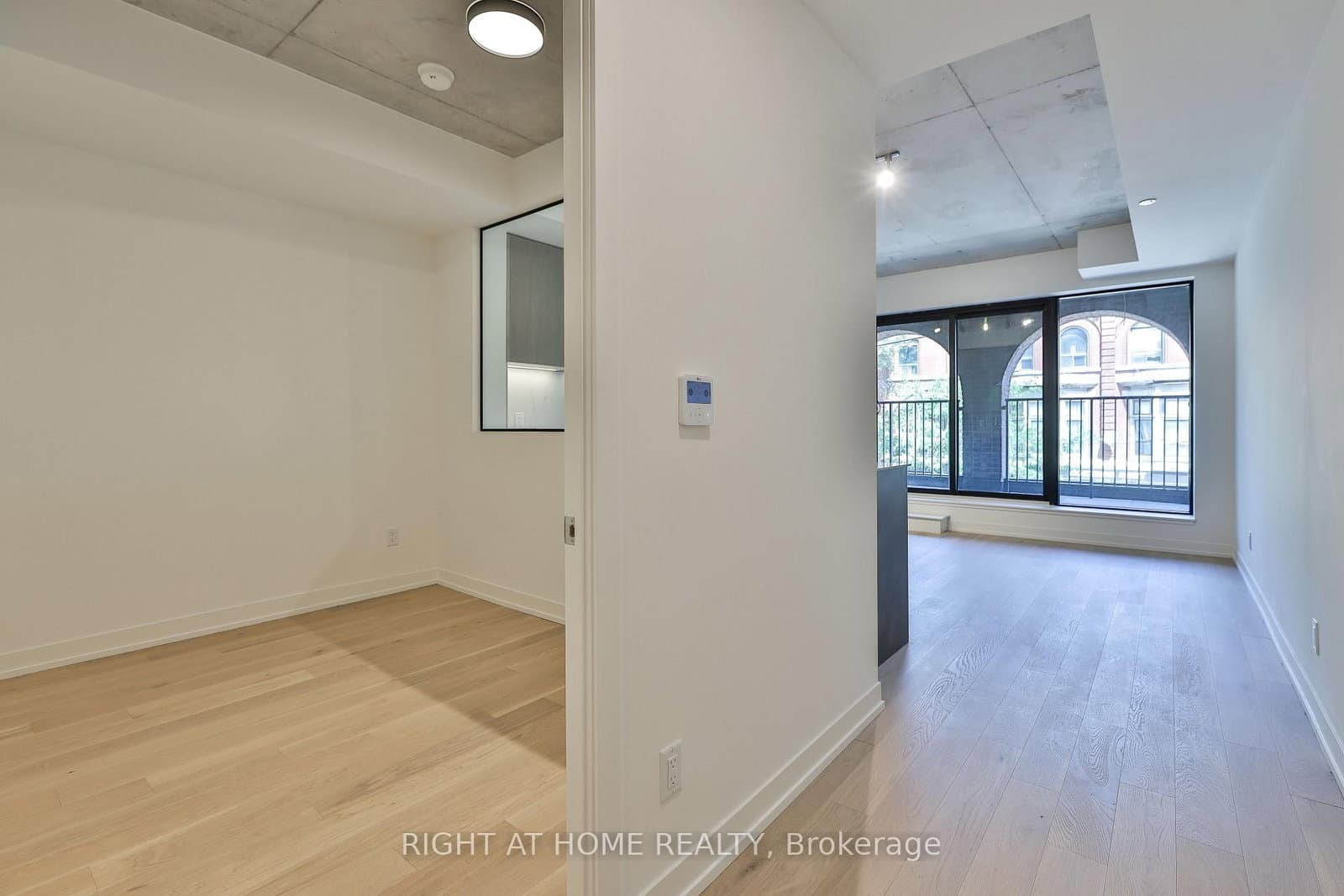 761 Queen Street E, Unit 203 thumbnail 8