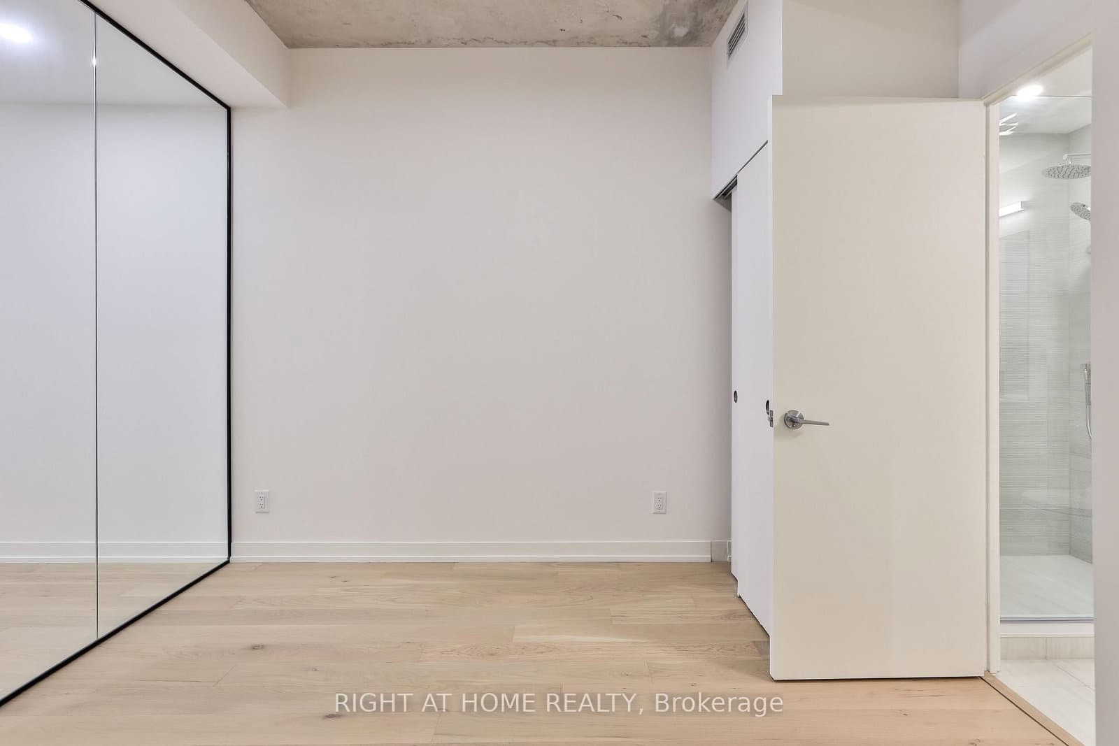 761 Queen Street E, Unit 203 thumbnail 9