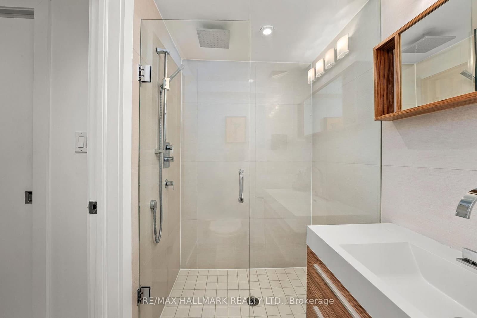 1173 Dundas Street E, Unit 226 thumbnail 13