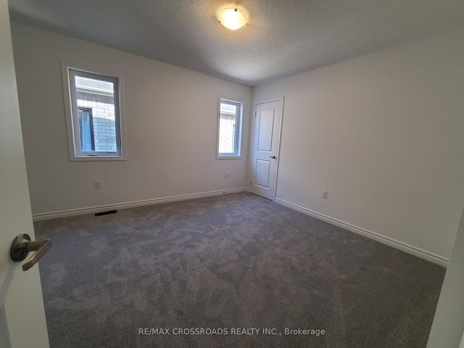 2916 Scotch Pine Lane thumbnail 10