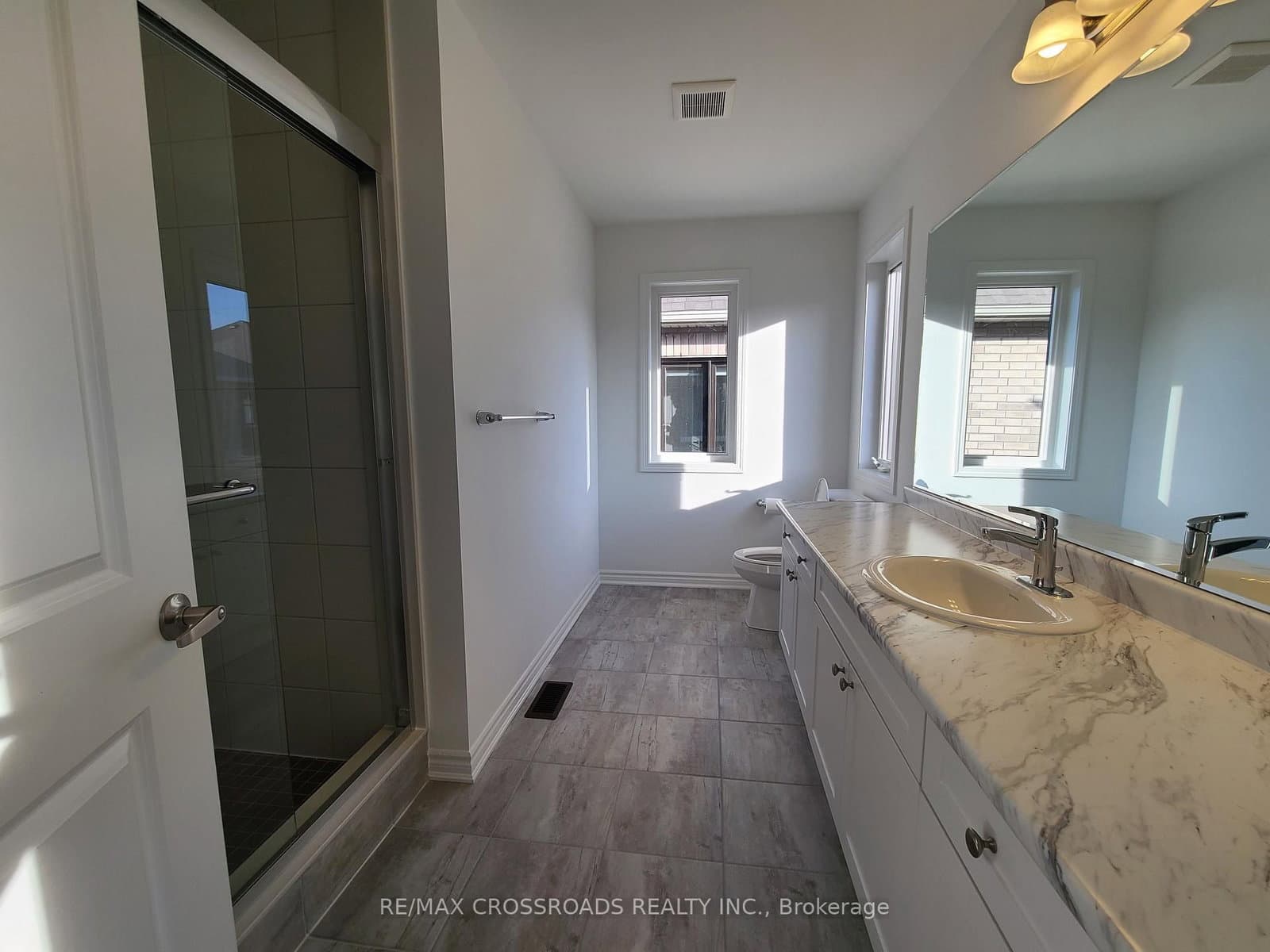 2916 Scotch Pine Lane thumbnail 11