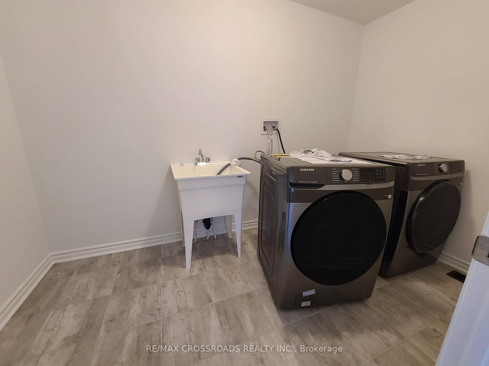 2916 Scotch Pine Lane thumbnail 15