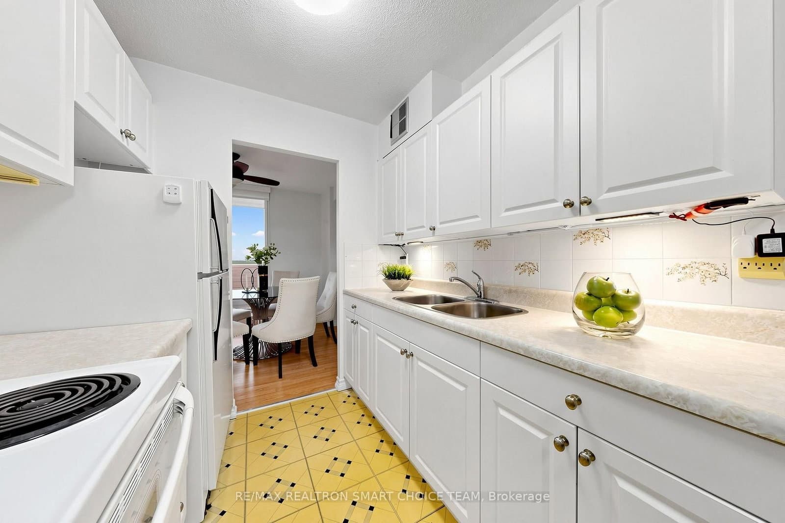 1250 Bridletowne Circle, Unit 907 thumbnail 13