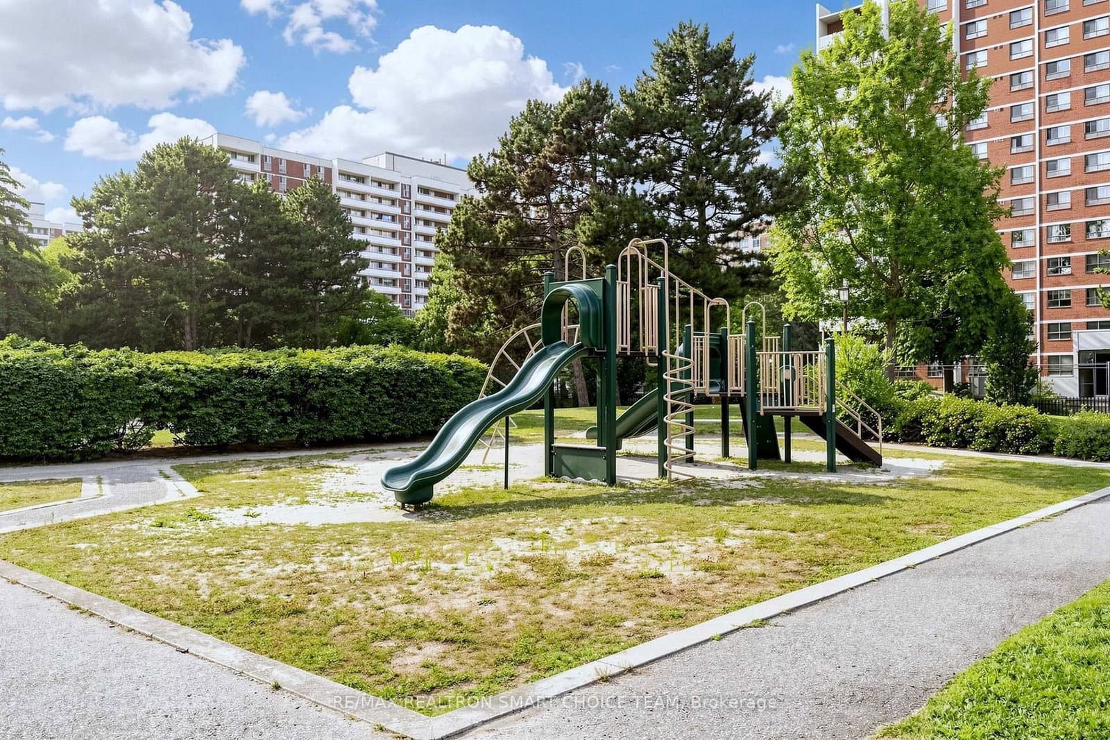 1250 Bridletowne Circle, Unit 907 thumbnail 40