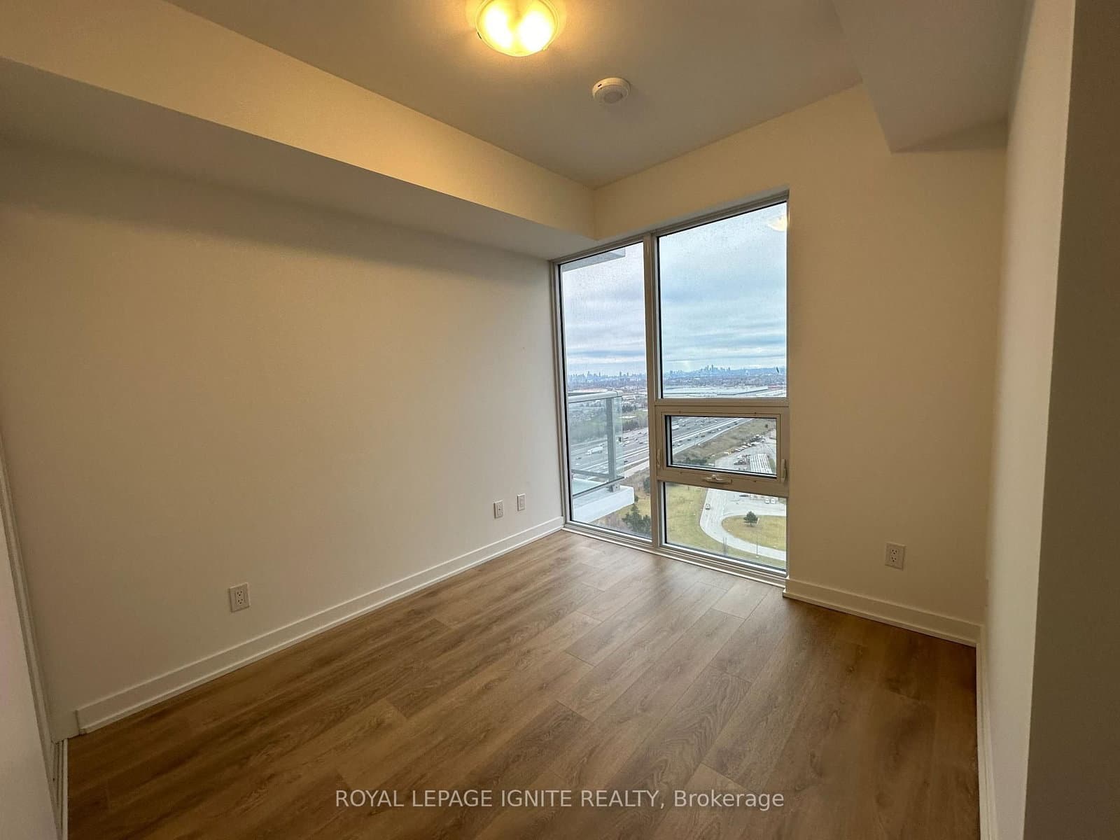 2033 Kennedy Road, Unit 3002 thumbnail 11