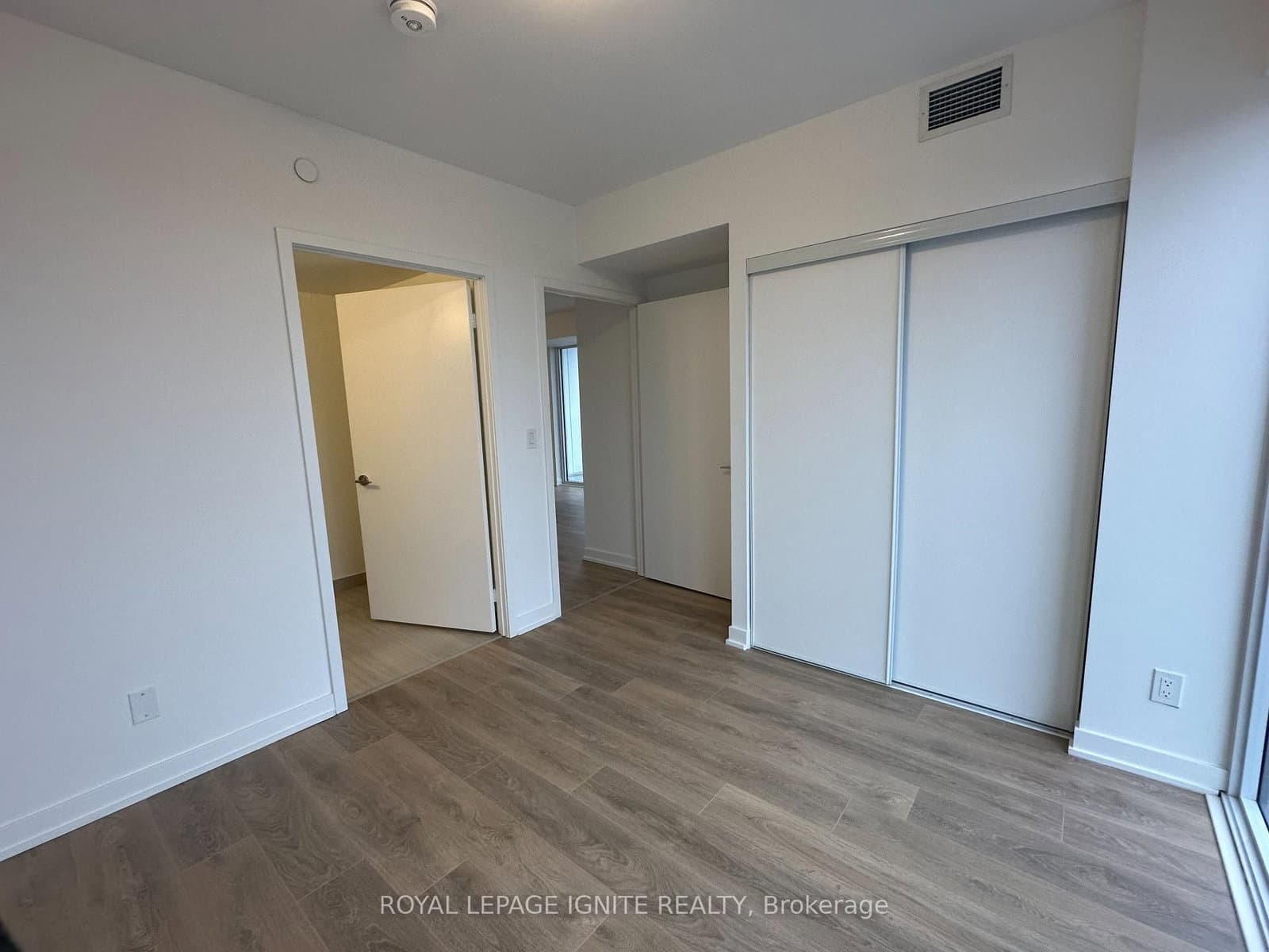 2033 Kennedy Road, Unit 3002 thumbnail 15