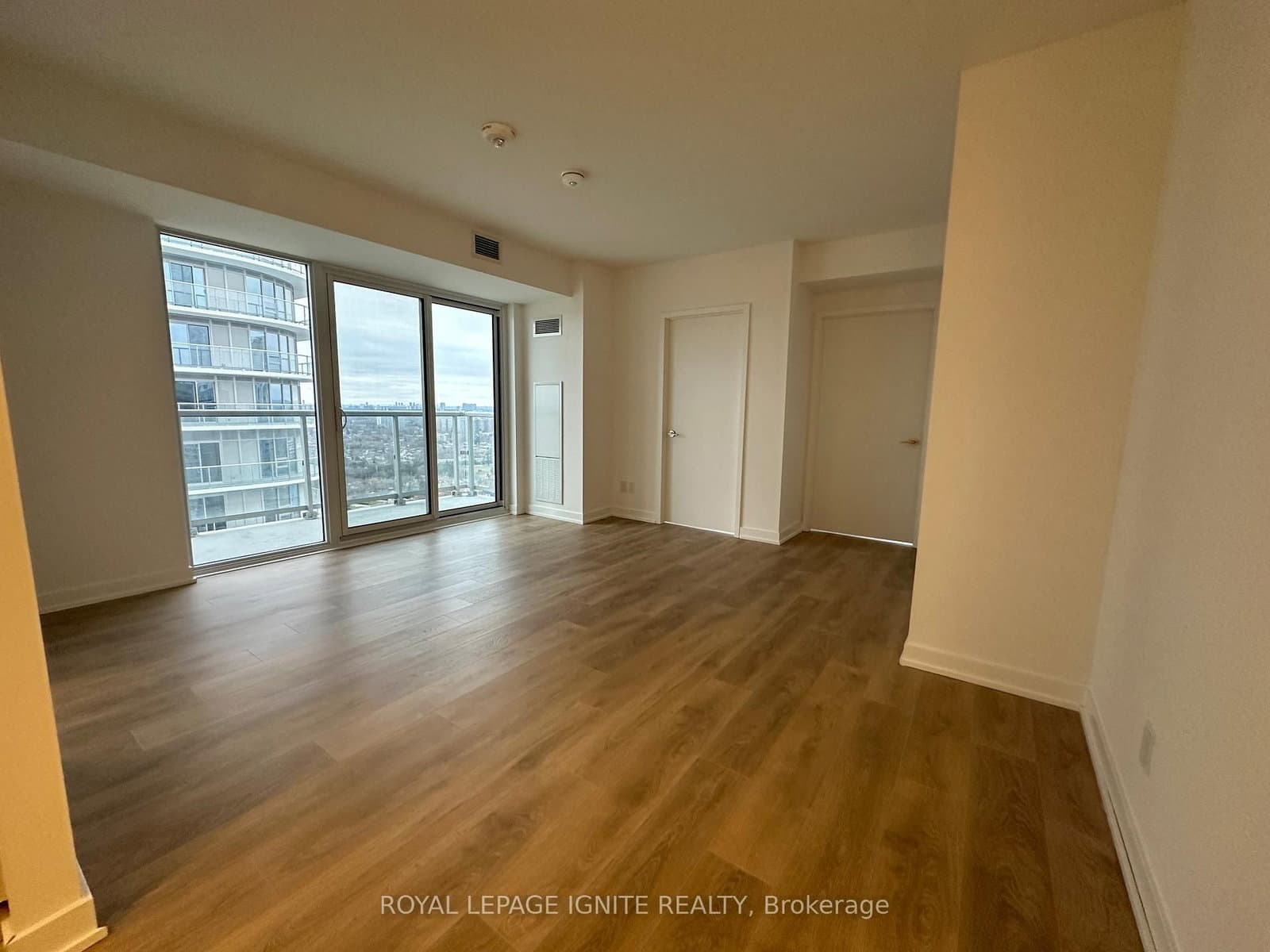2033 Kennedy Road, Unit 3002 thumbnail 3