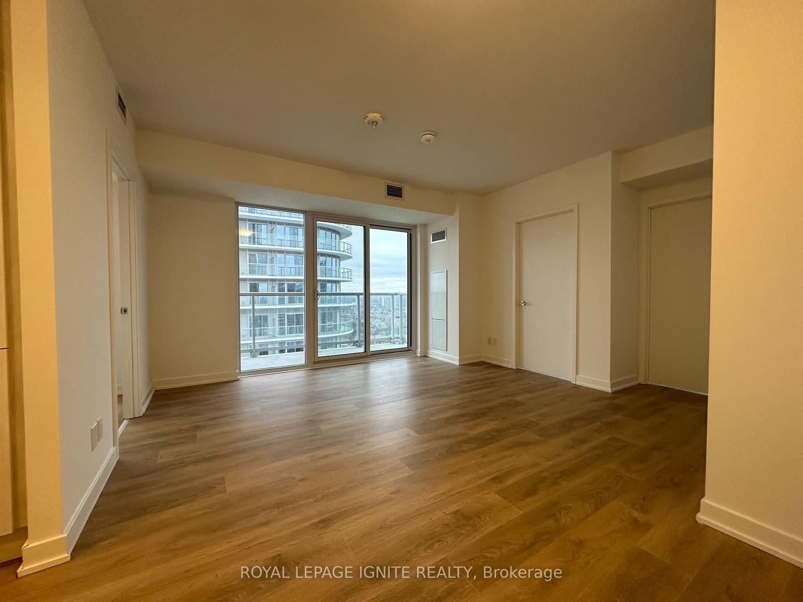 2033 Kennedy Road, Unit 3002 thumbnail 6