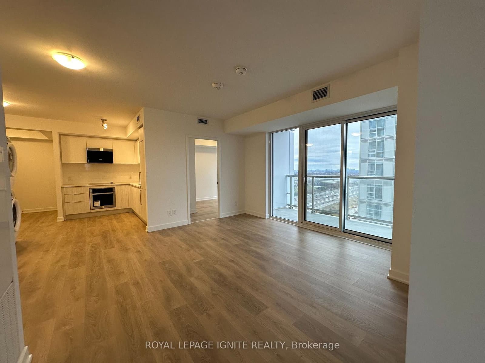 2033 Kennedy Road, Unit 3002 thumbnail 8