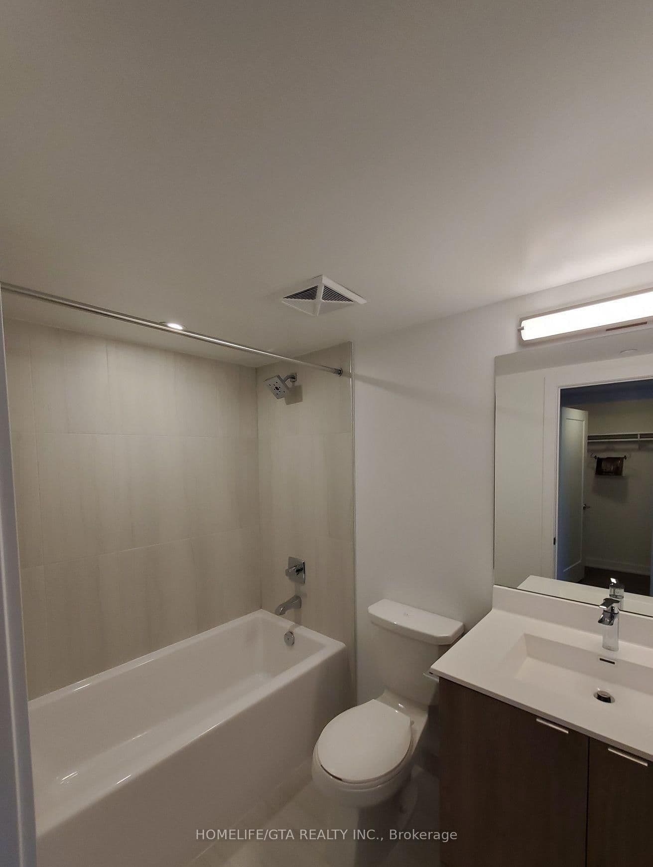 225 Village Green Square, Unit 1107 thumbnail 10