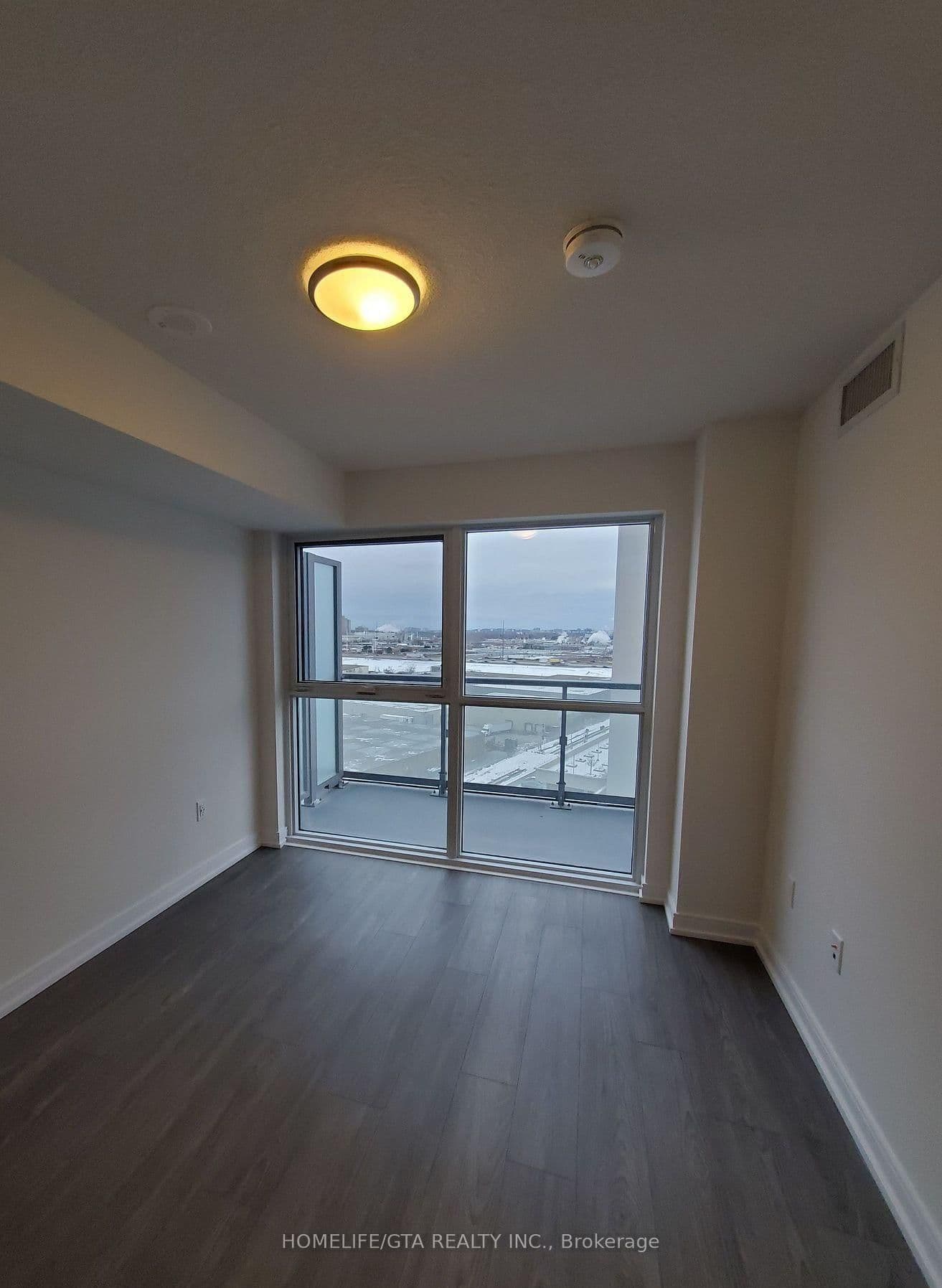 225 Village Green Square, Unit 1107 thumbnail 4