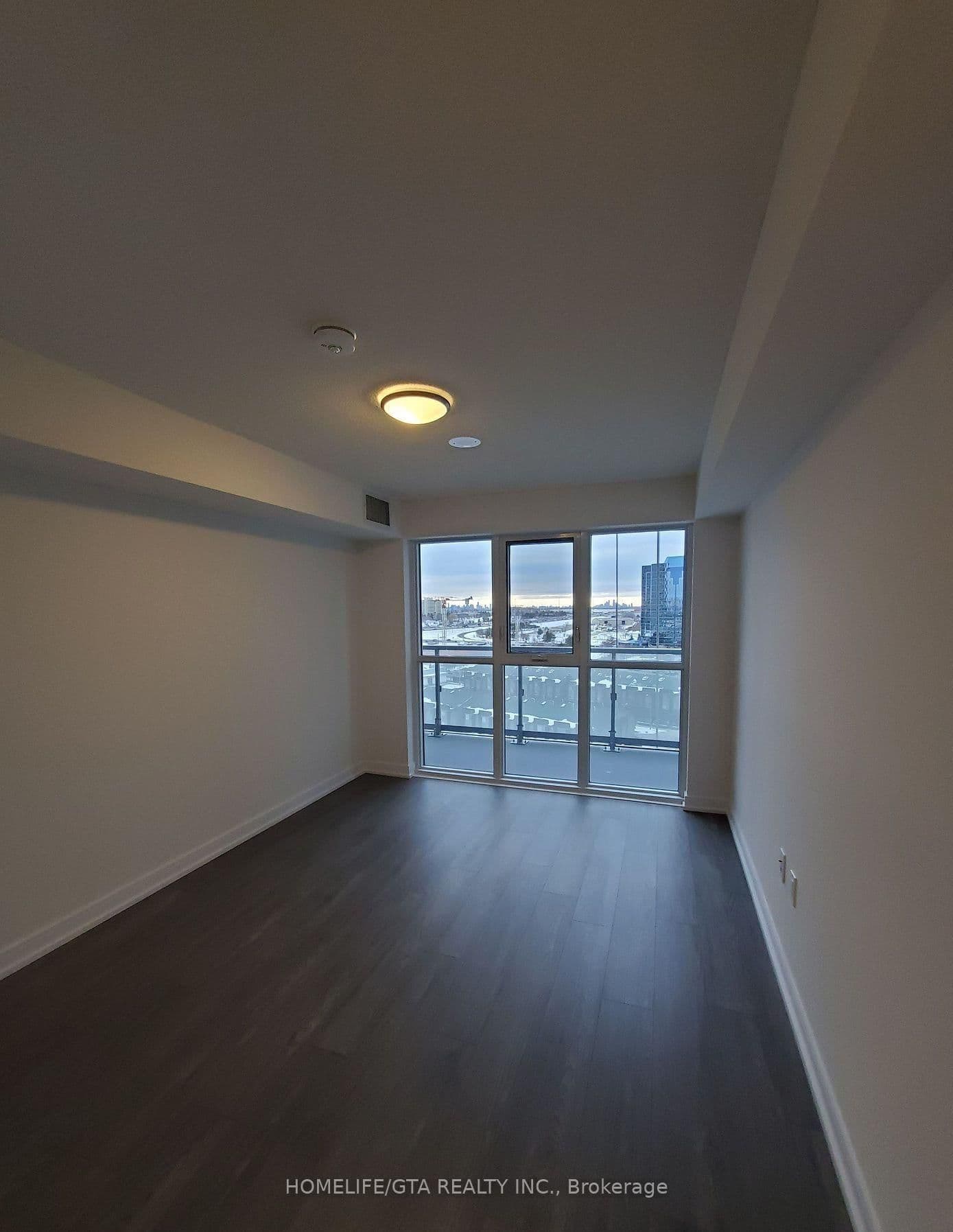 225 Village Green Square, Unit 1107 thumbnail 6