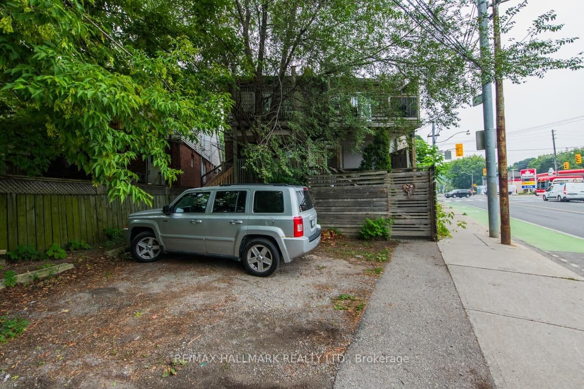 233 Kingston Road, Unit Main thumbnail 14