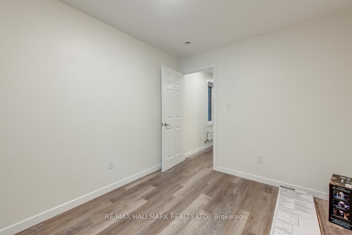 233 Kingston Road, Unit Main thumbnail 8