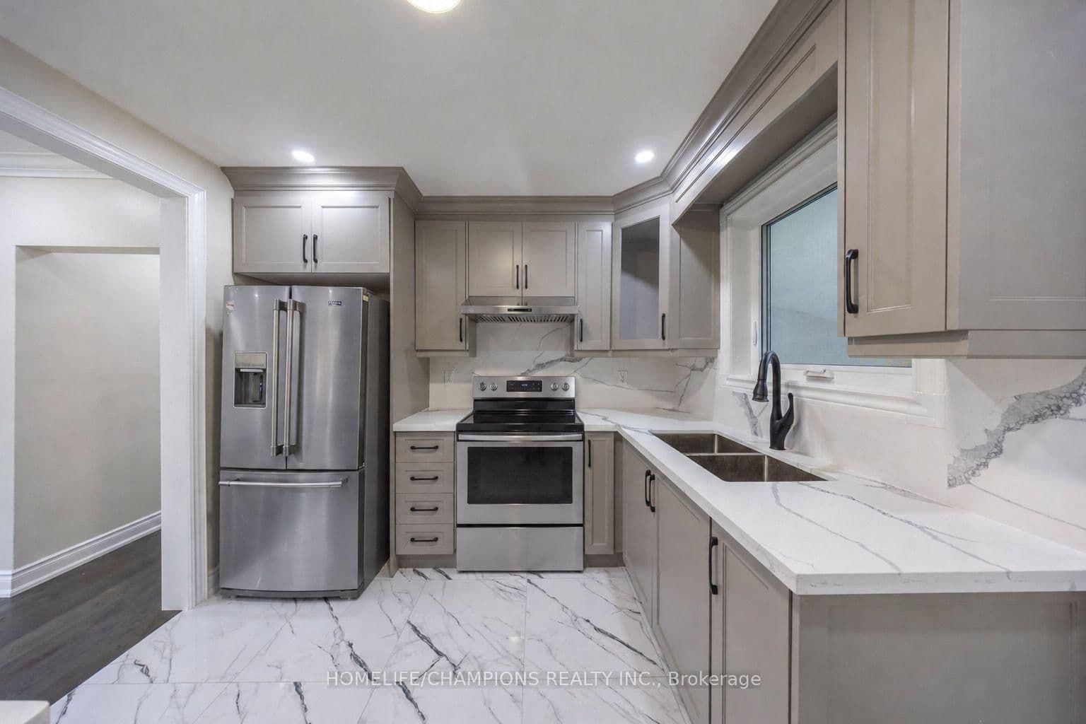 1083 Birchmount Road thumbnail 4