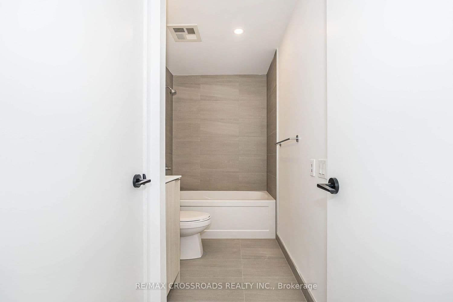 20 Deans Drive, Unit 411 thumbnail 25