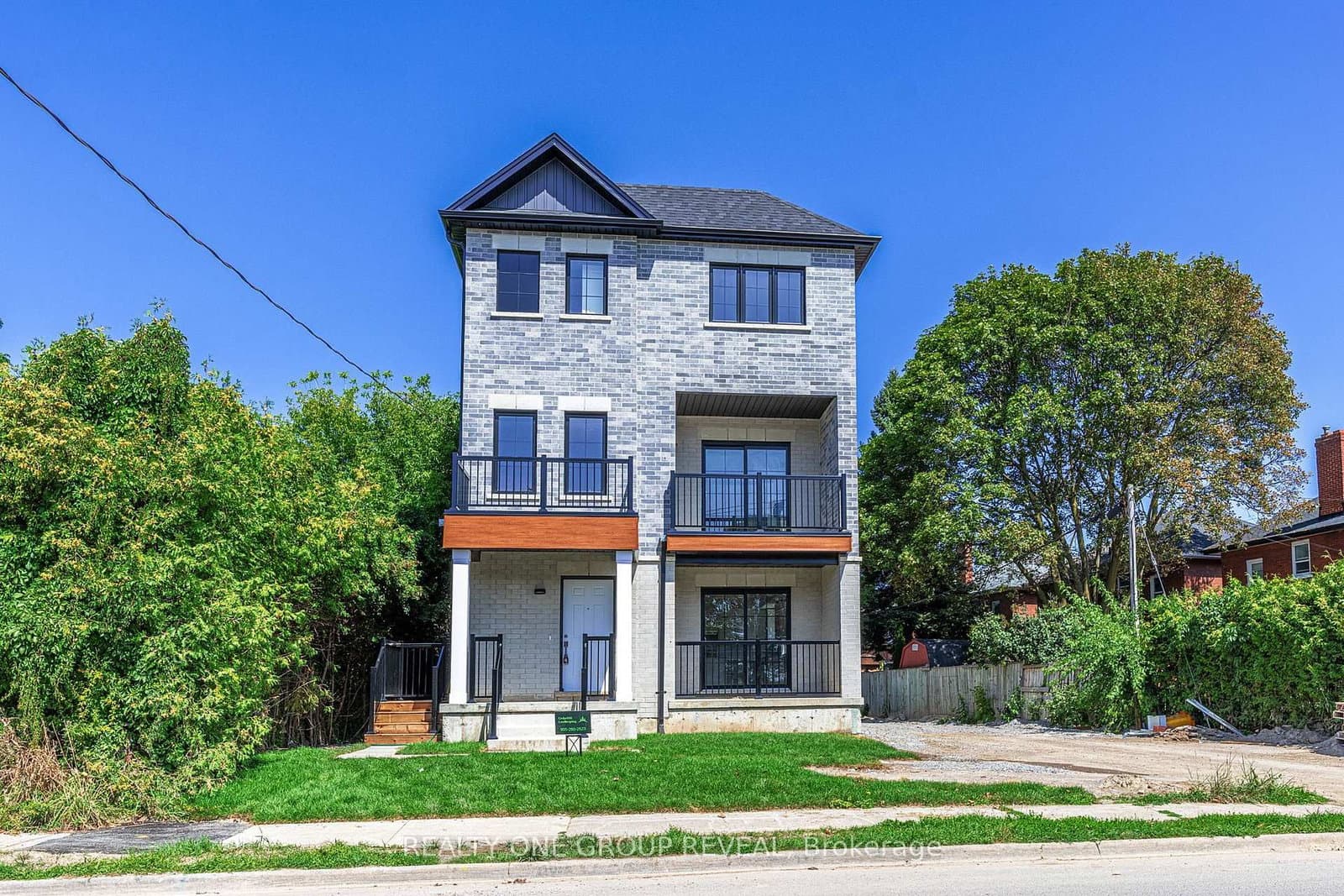 24 Queen Street, Unit 3 - Image 1