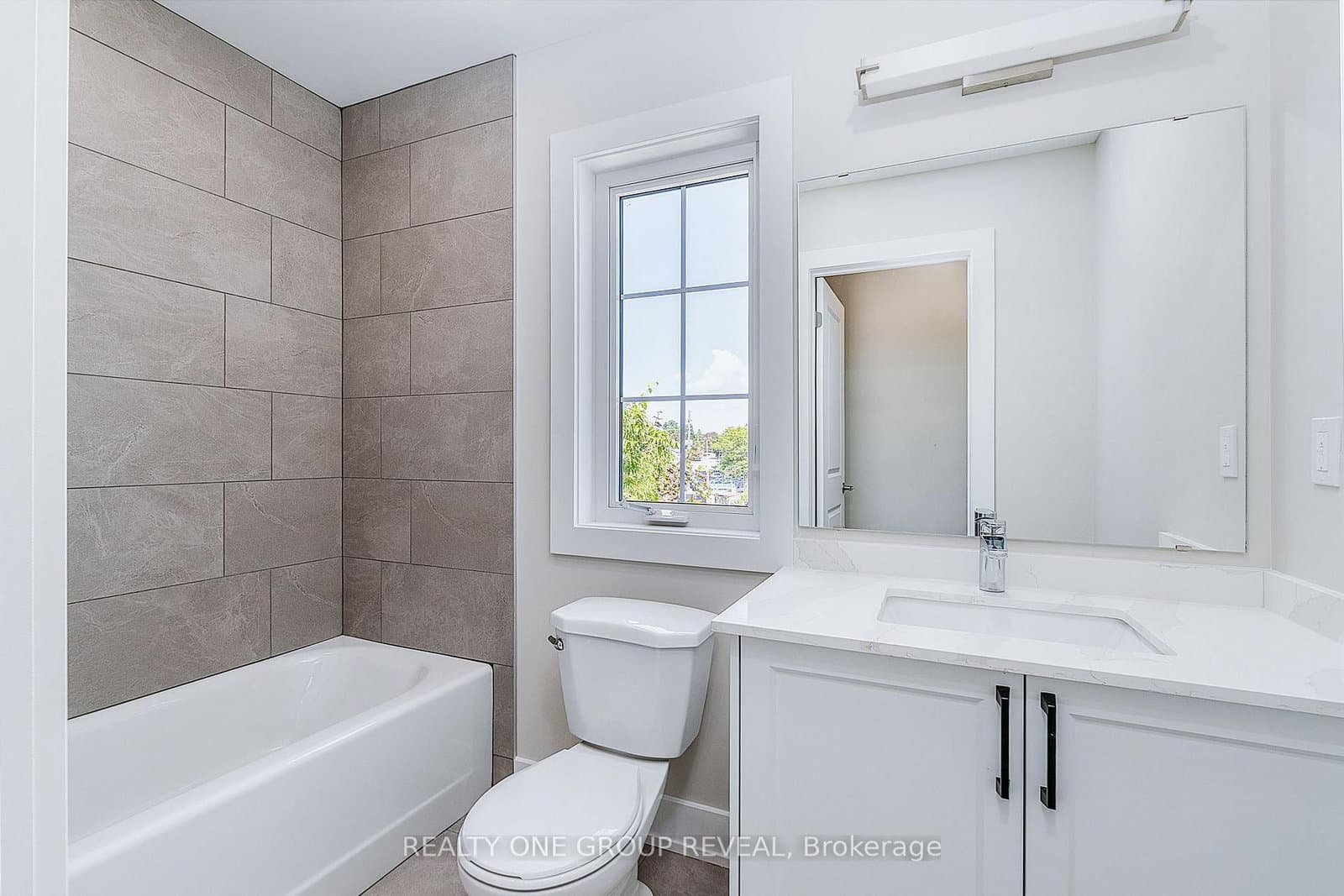 24 Queen Street, Unit 3 thumbnail 16