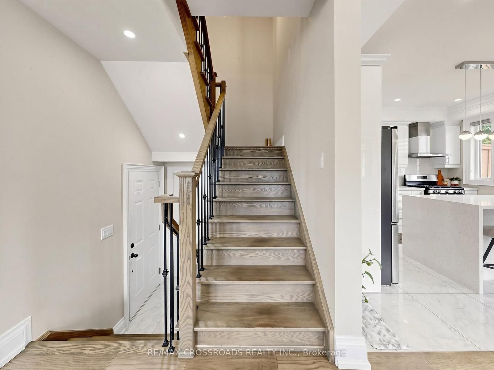 478 Aylesworth Avenue E thumbnail 23