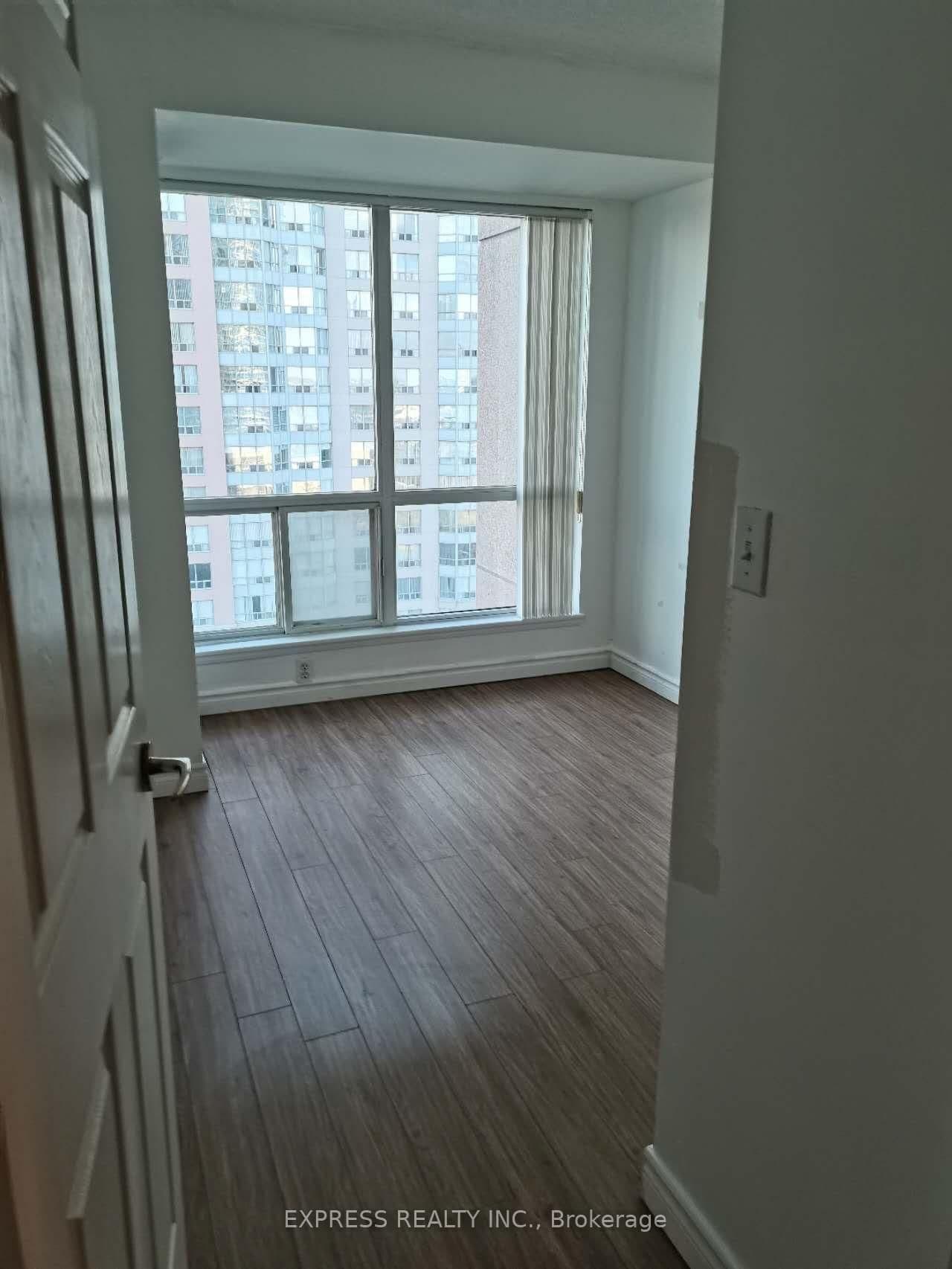 18 Lee Centre Drive, Unit 1111 thumbnail 2