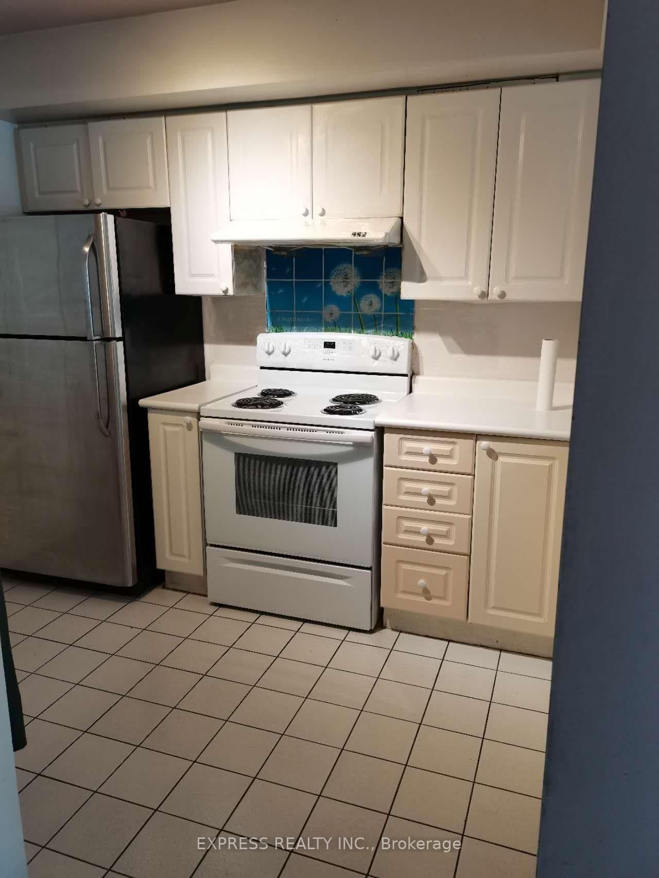 18 Lee Centre Drive, Unit 1111 thumbnail 3