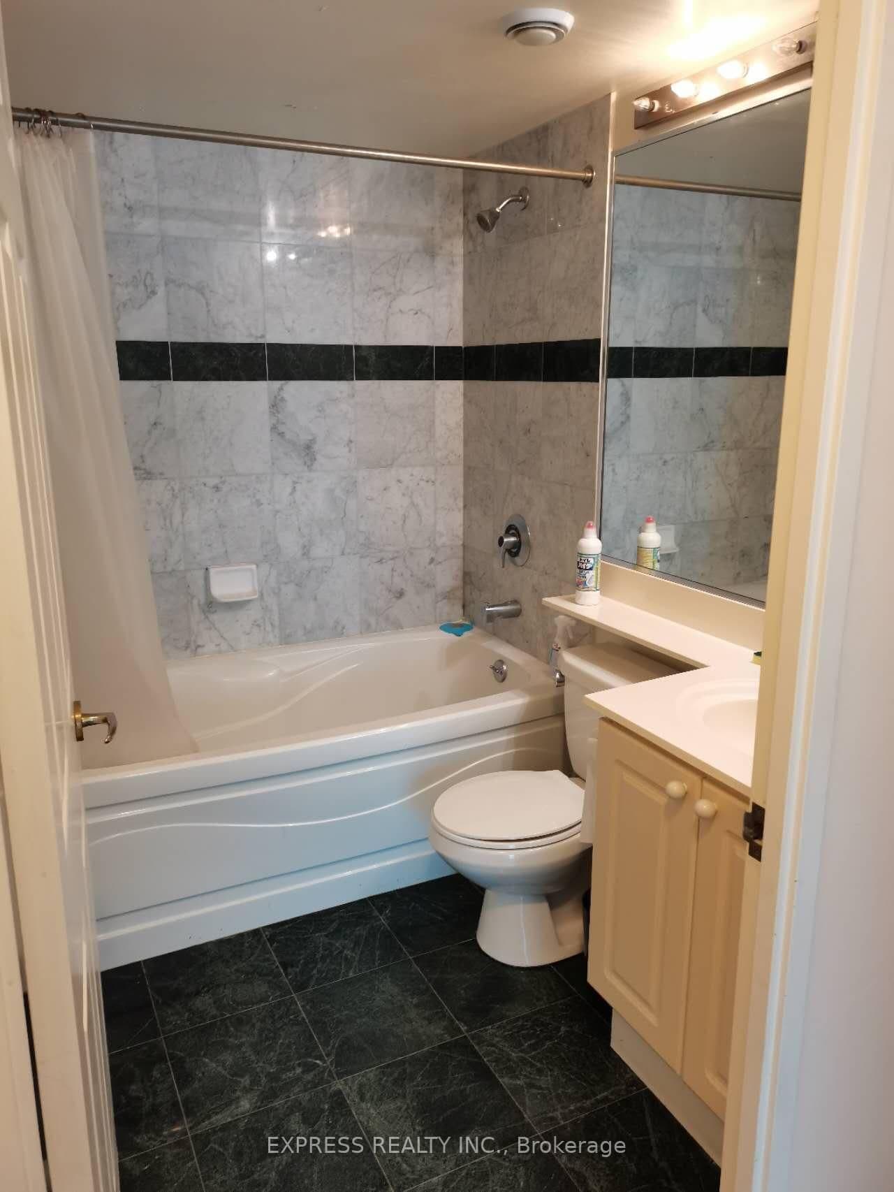 18 Lee Centre Drive, Unit 1111 thumbnail 8