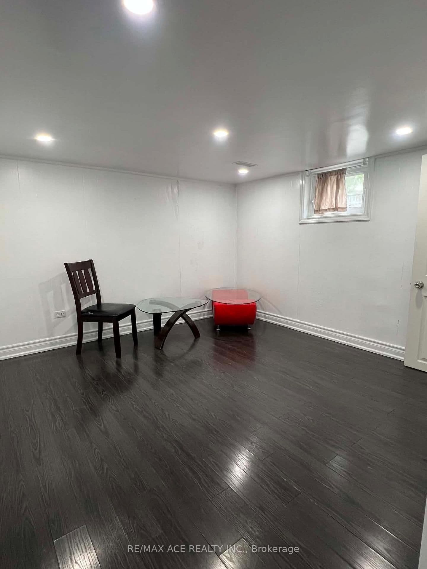 38 Celeste Drive, Unit Bsmt thumbnail 4