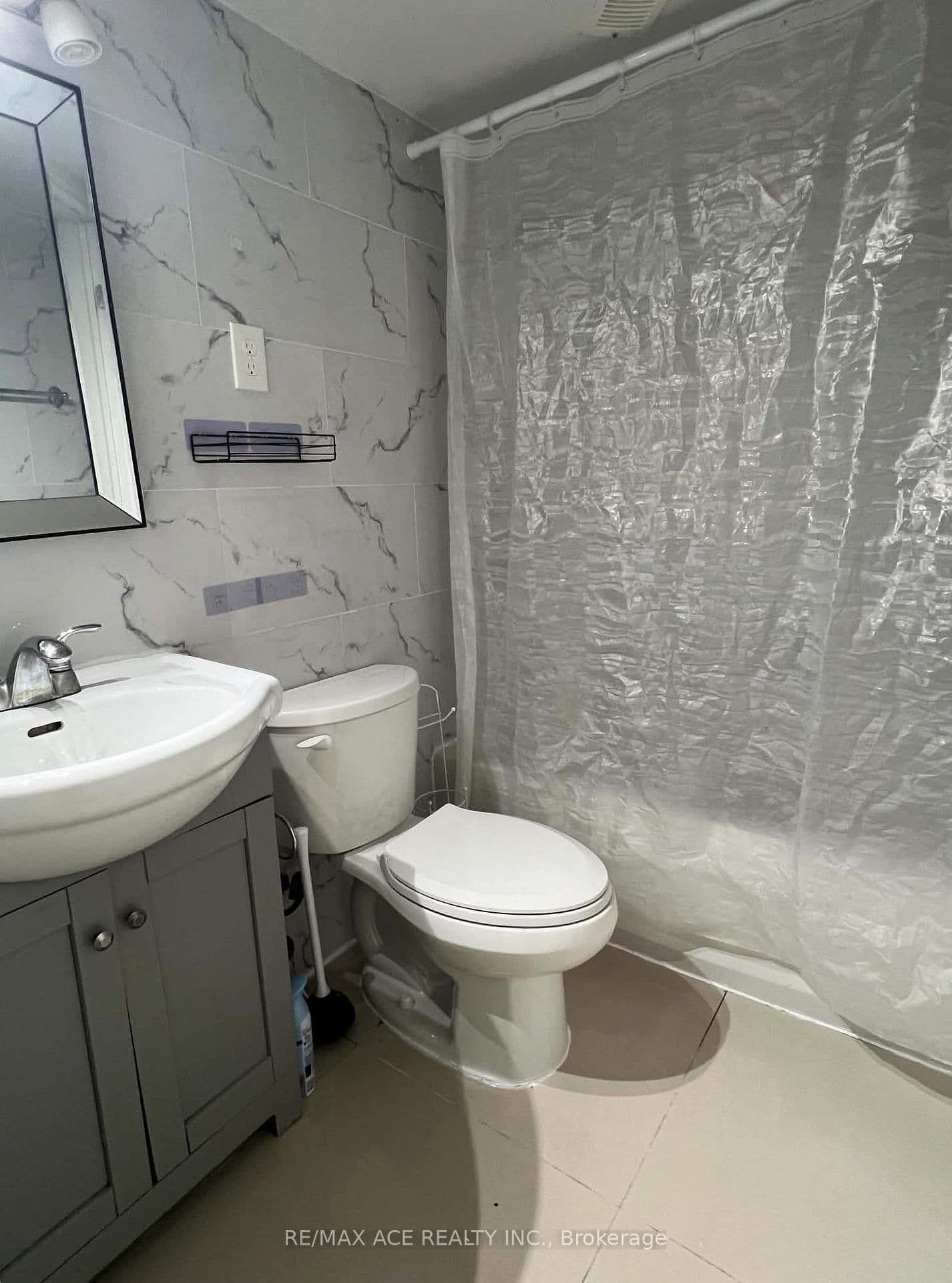 38 Celeste Drive, Unit Bsmt thumbnail 7