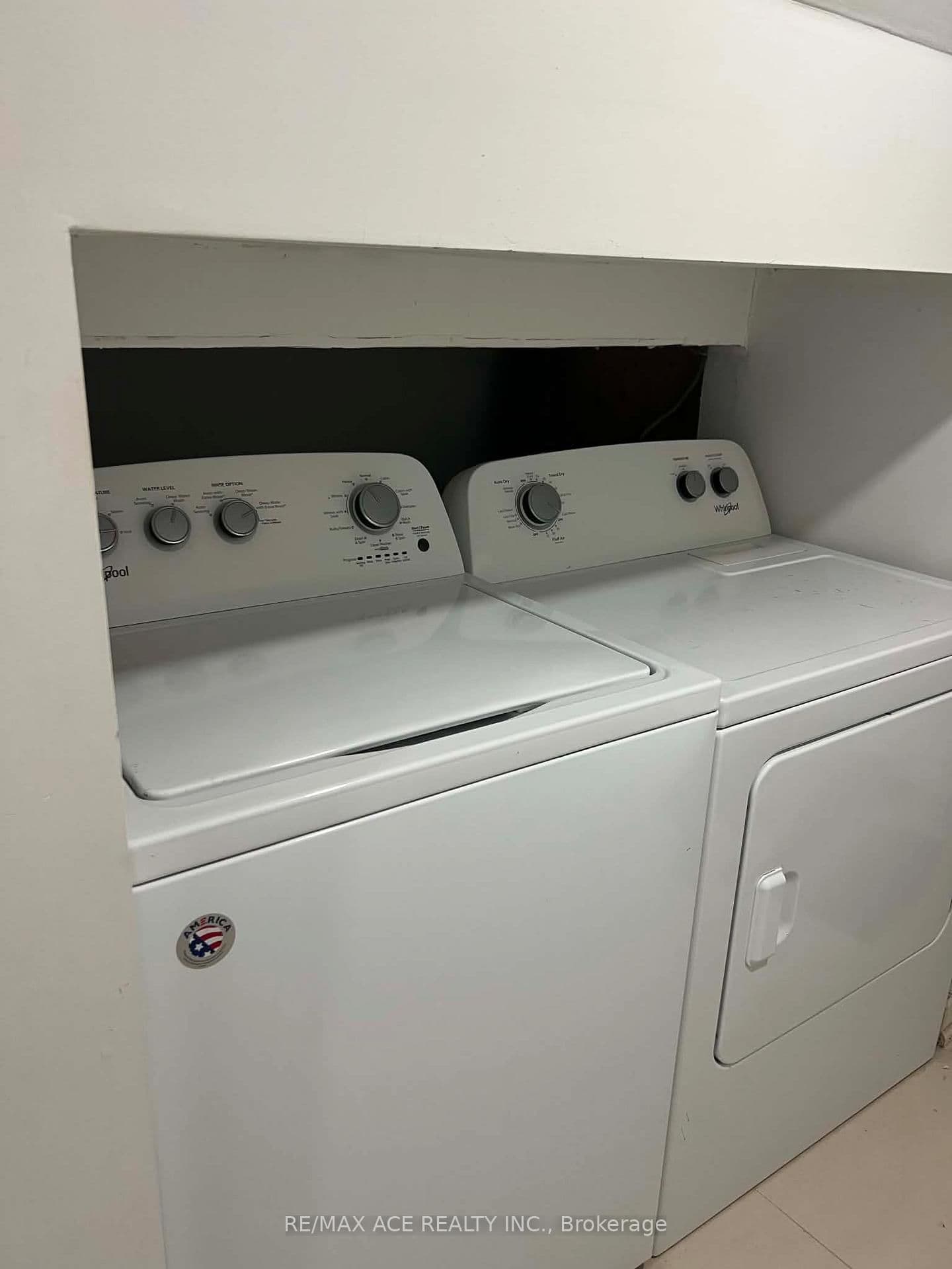 38 Celeste Drive, Unit Bsmt thumbnail 8
