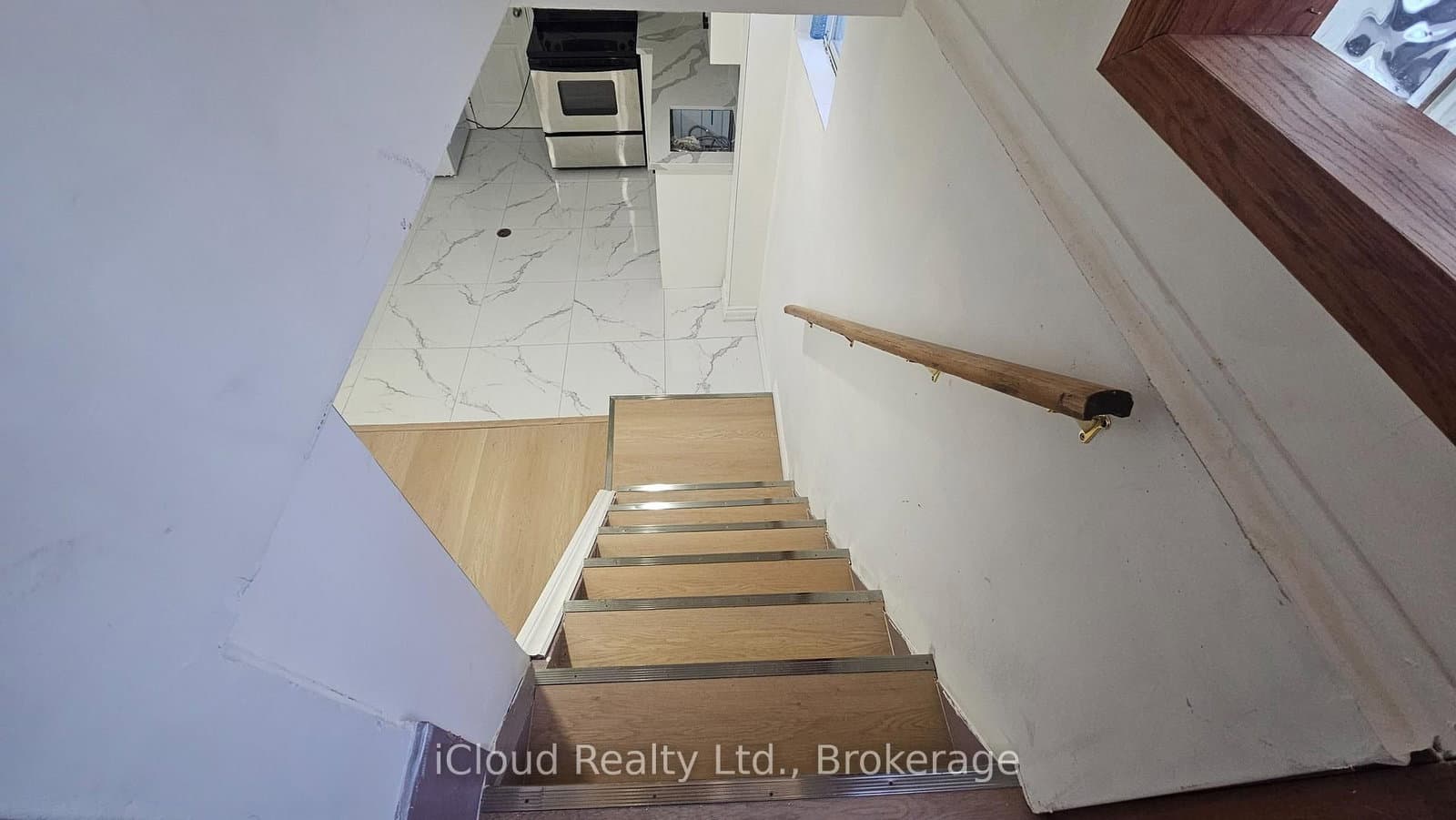32 Frey Crescent, Unit Basement thumbnail 2