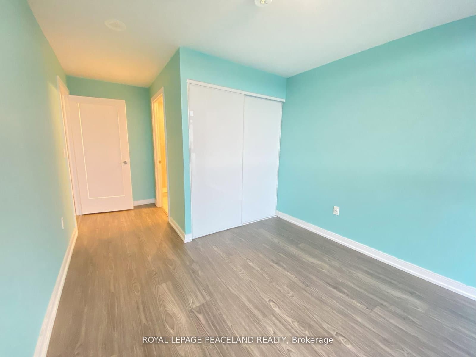 225 Village Green Square, Unit 410 thumbnail 18