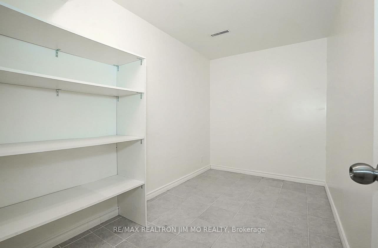22 Hartleywood Drive, Unit Lower thumbnail 13