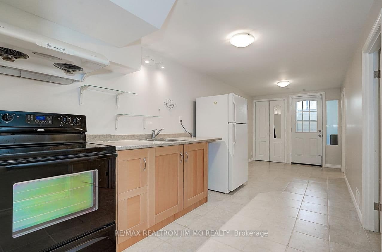 22 Hartleywood Drive, Unit Lower thumbnail 5