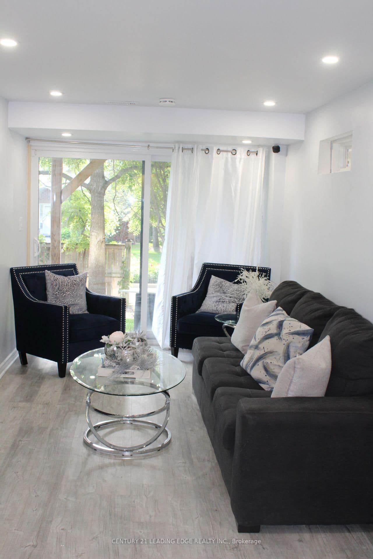 75 Pine Gate Place thumbnail 3