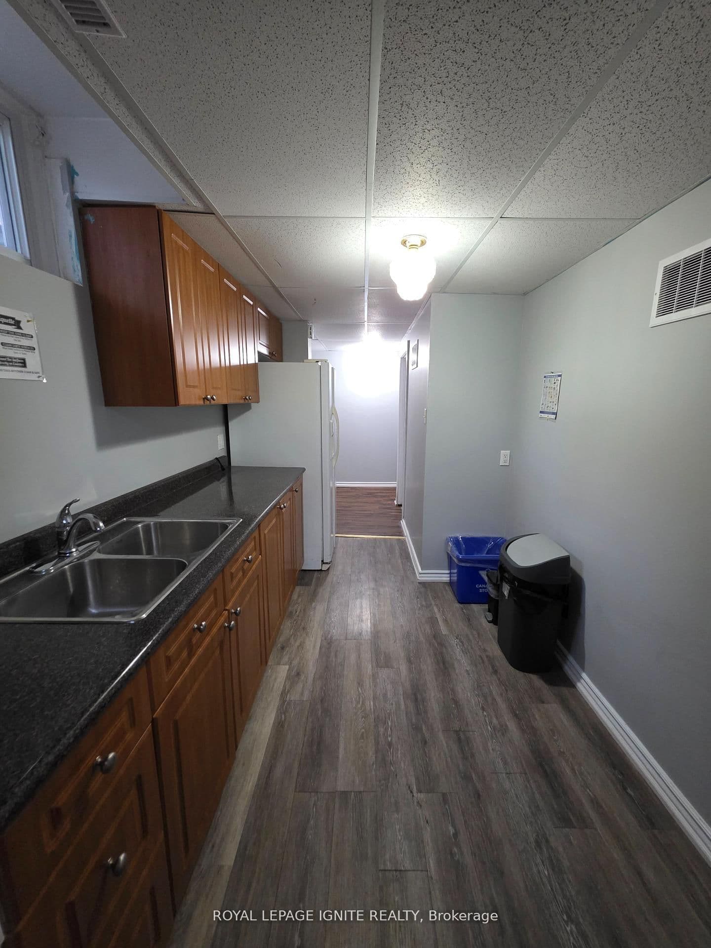 75 Glenthorne Drive, Unit Bsmt thumbnail 12