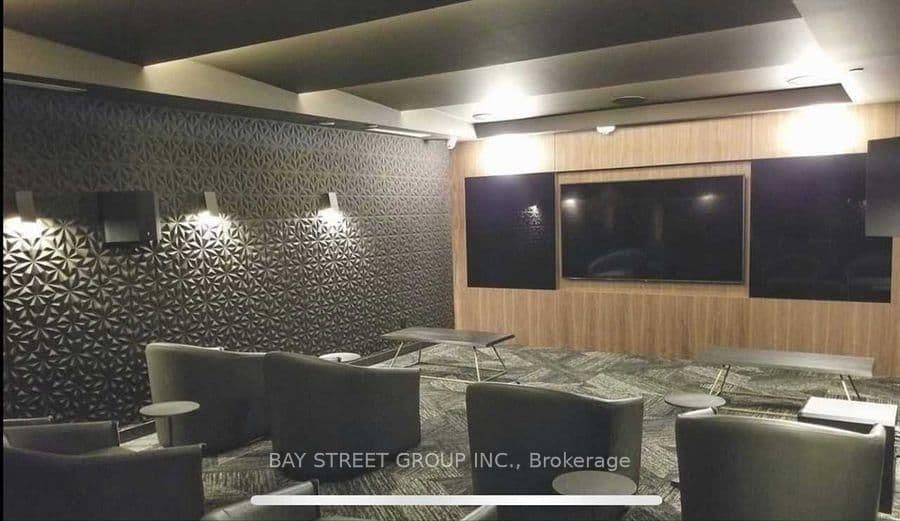 275 Village Green Square, Unit 2917 thumbnail 14