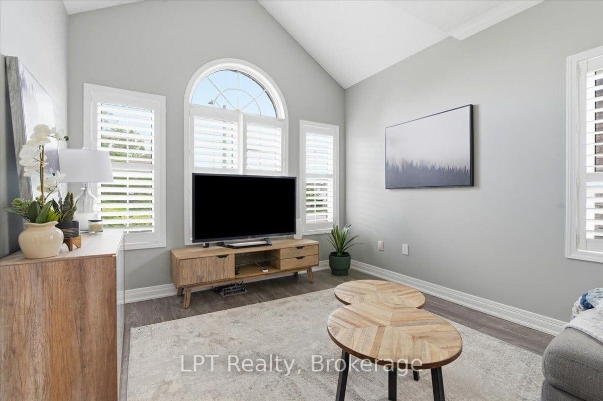 71 Laprade Square thumbnail 7