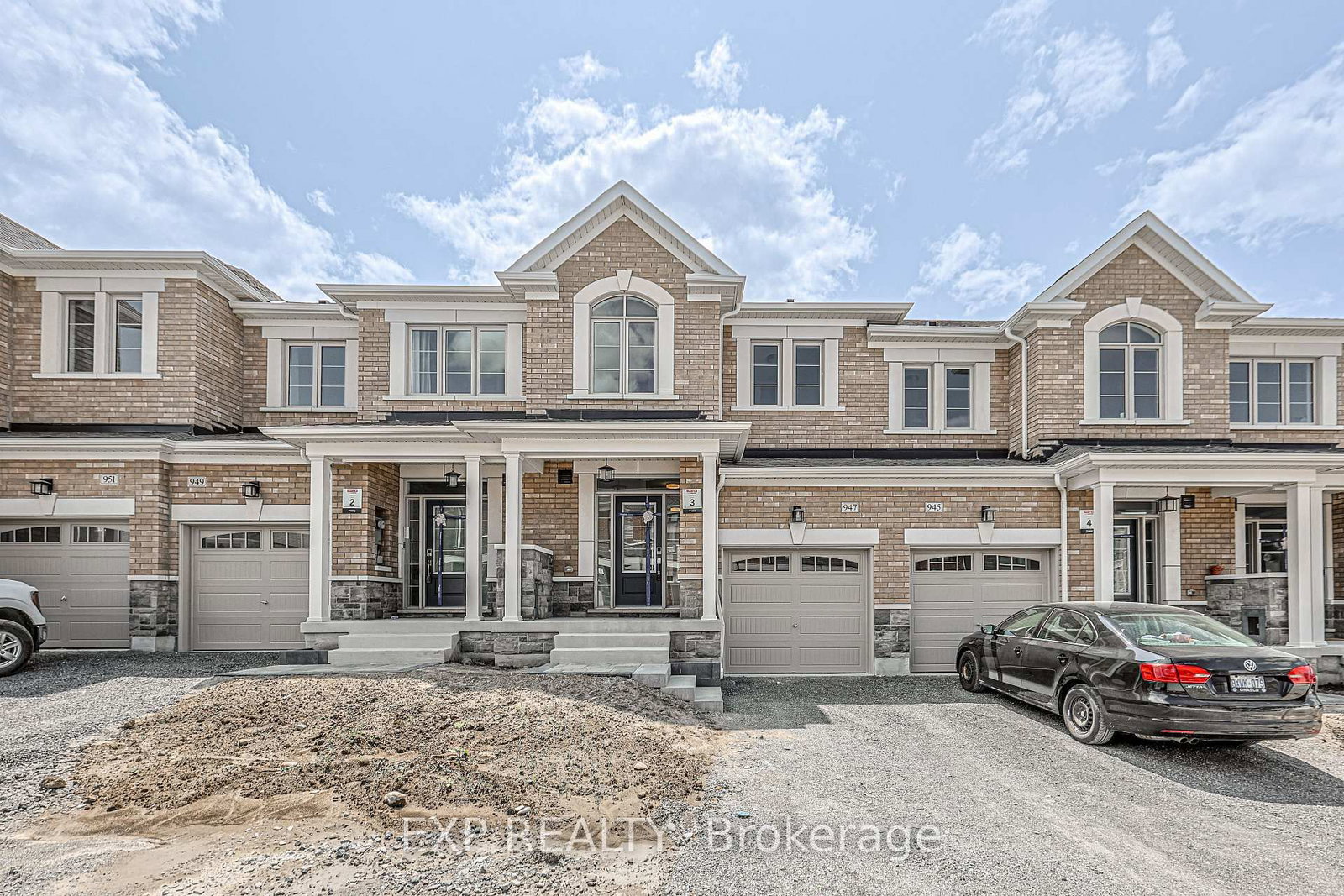 947 Grosbeak Trail