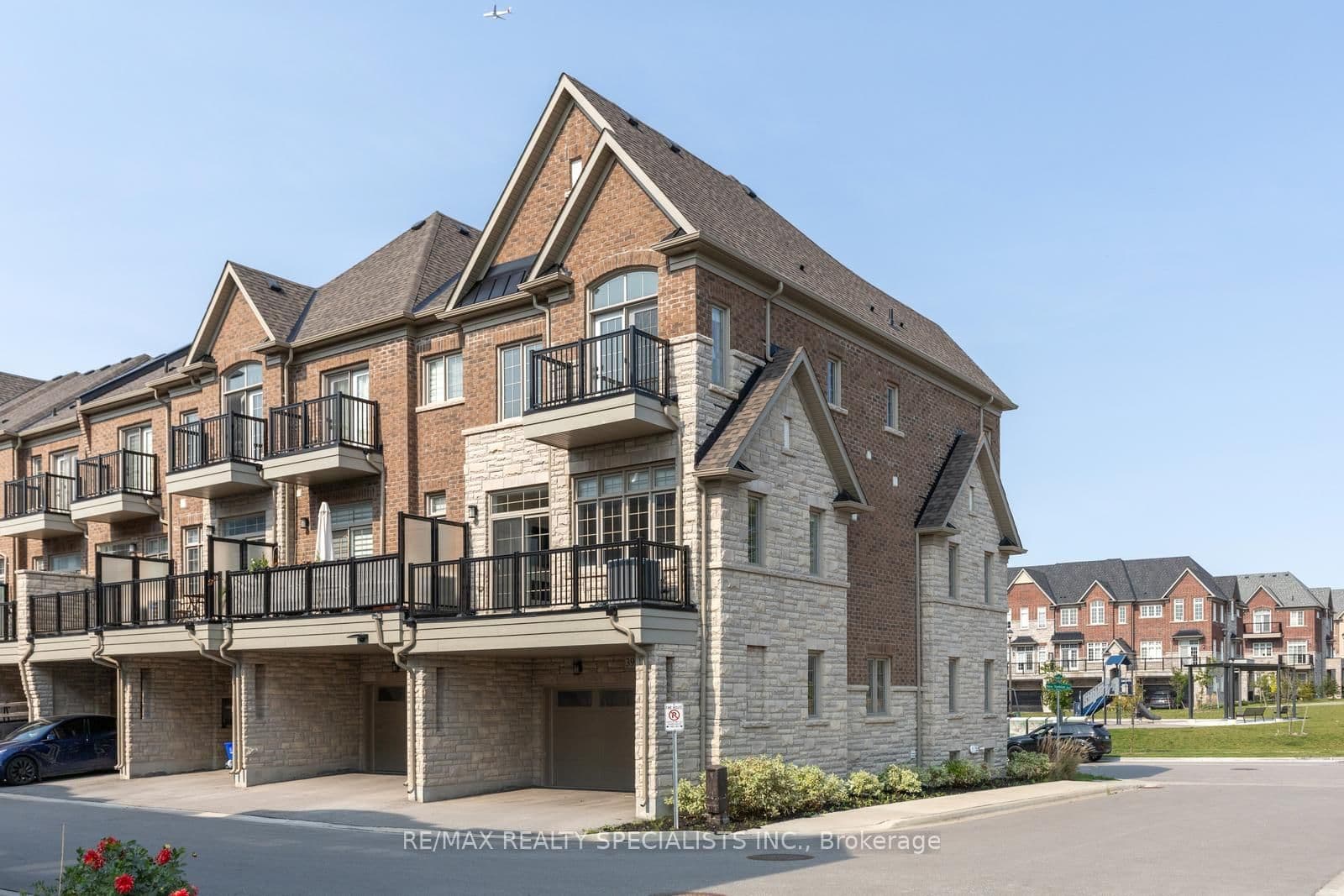 39 New Yorkton Avenue