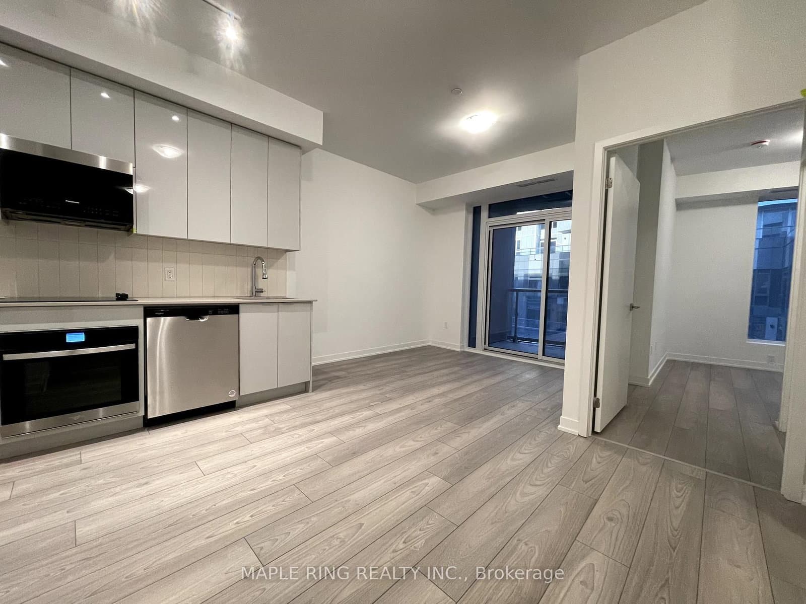 10 Abeja Street, Unit 425
