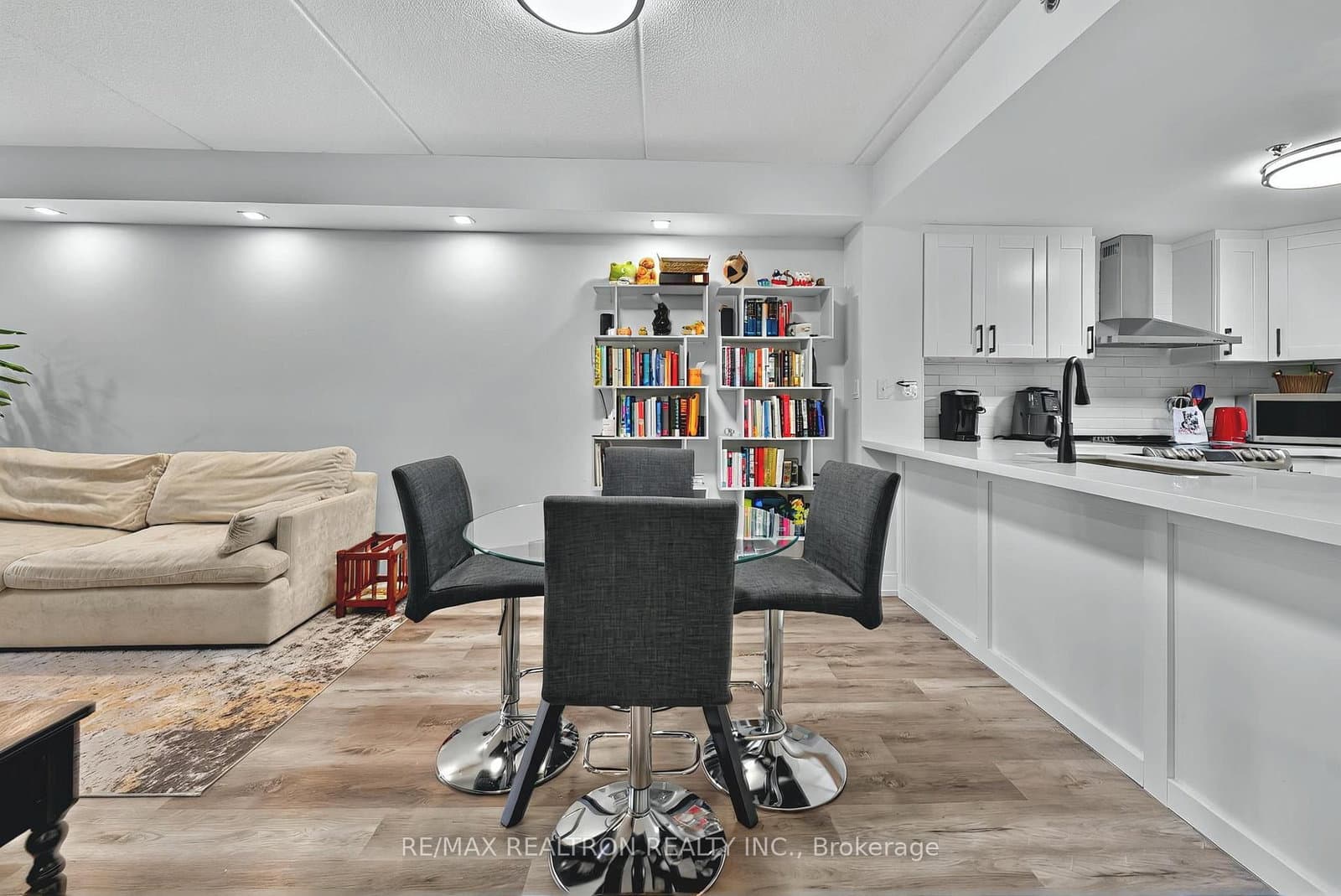 7428 Markham Road, Unit 110 thumbnail 7