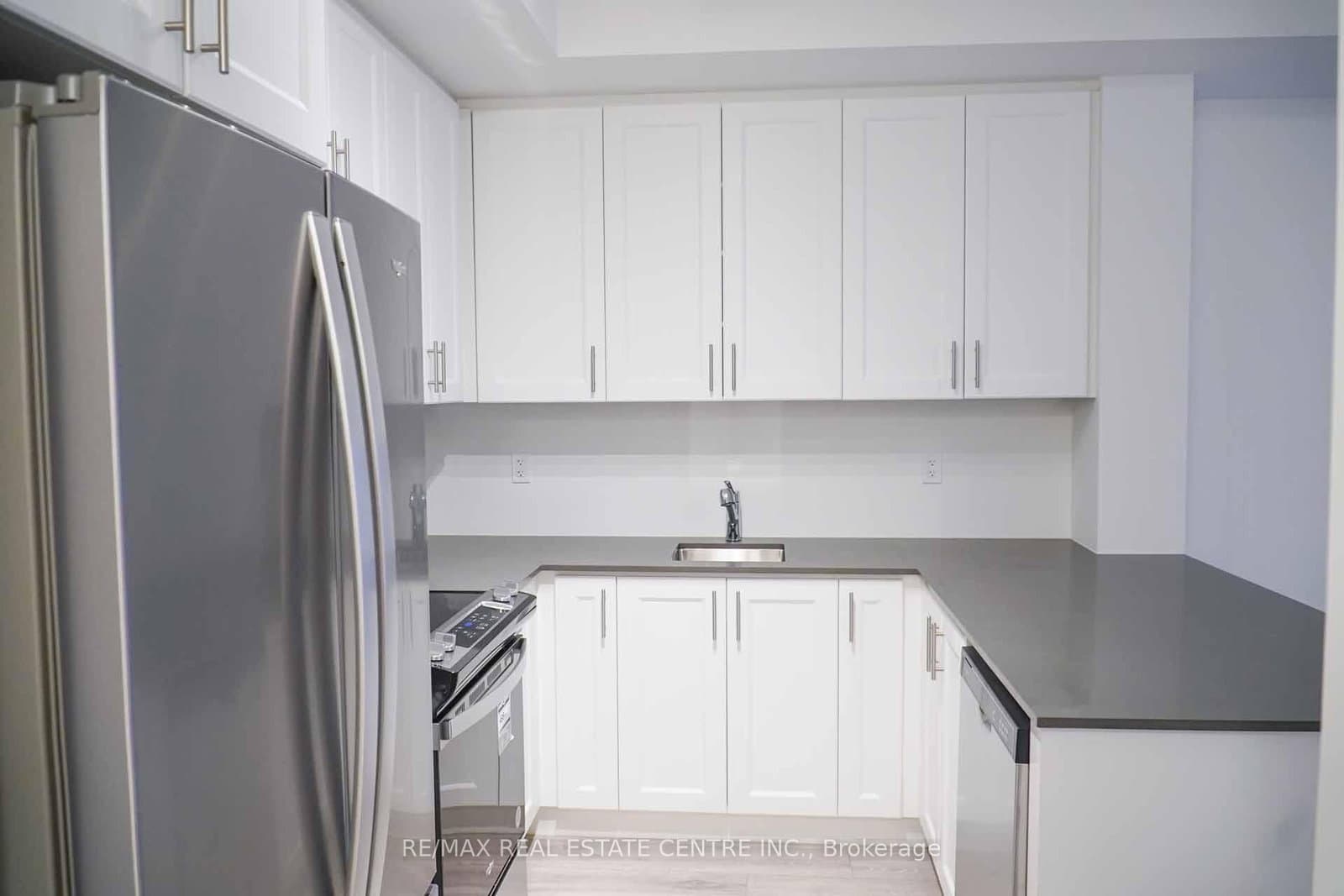 14 Lytham Green Circle, Unit 24 thumbnail 12