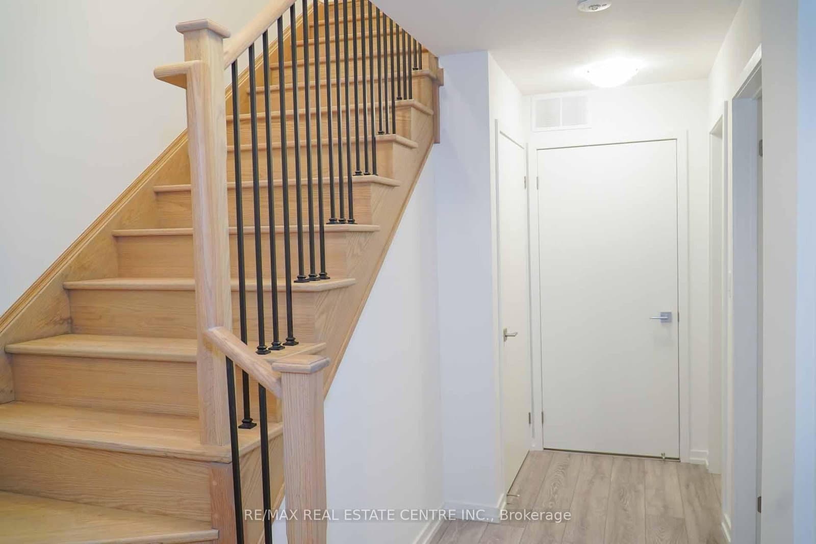 14 Lytham Green Circle, Unit 24 thumbnail 19