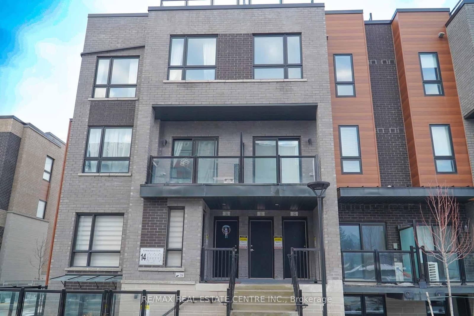 14 Lytham Green Circle, Unit 24 thumbnail 2