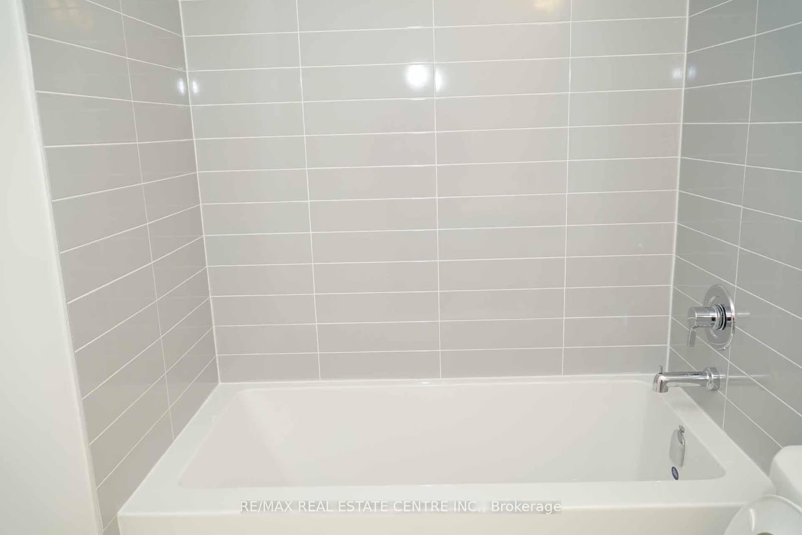 14 Lytham Green Circle, Unit 24 thumbnail 26