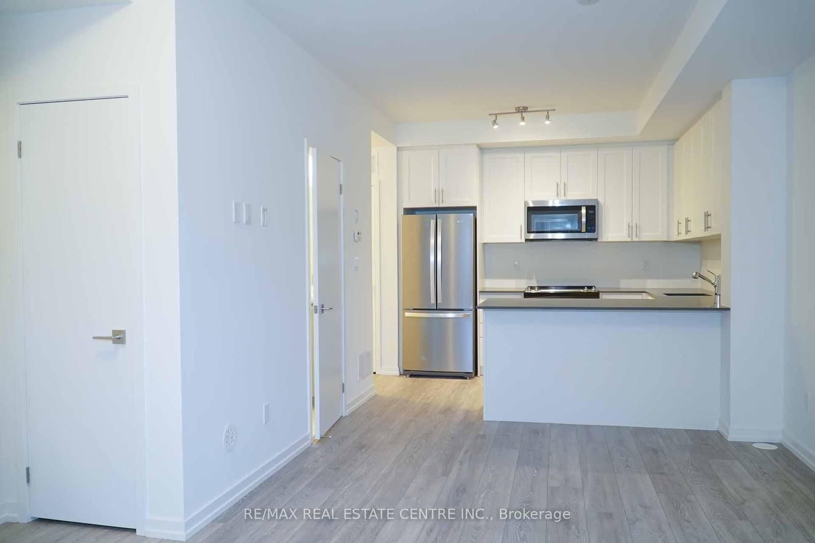 14 Lytham Green Circle, Unit 24 thumbnail 8