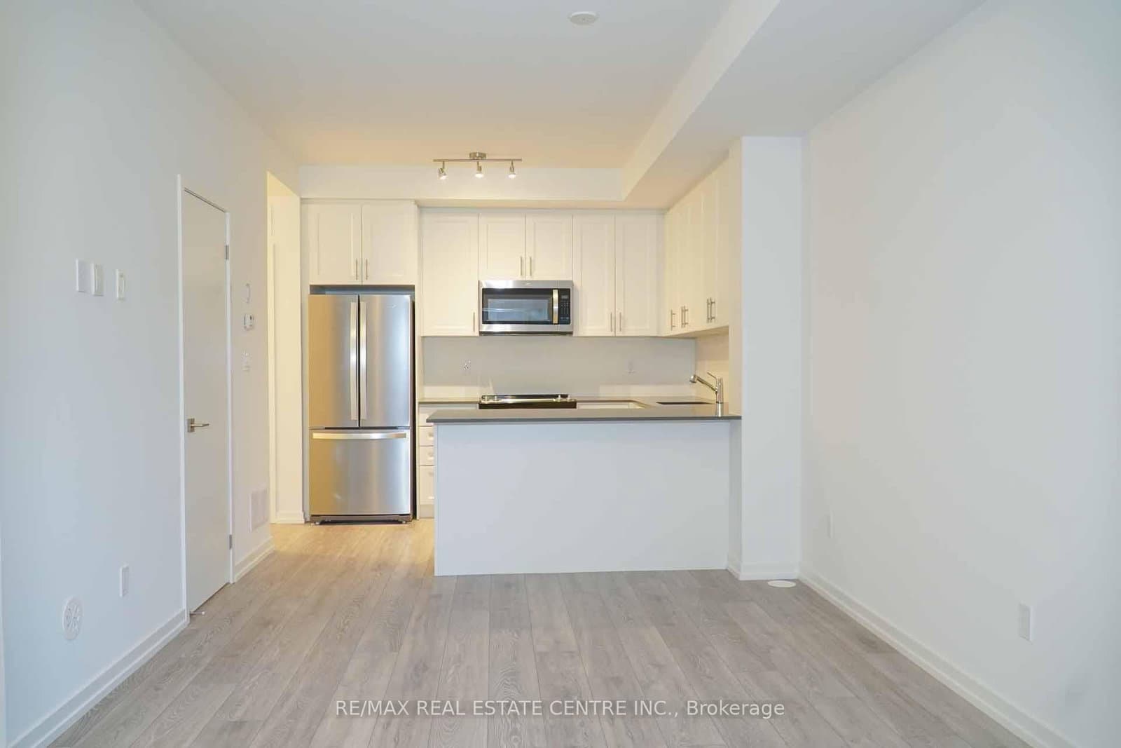 14 Lytham Green Circle, Unit 24 thumbnail 9