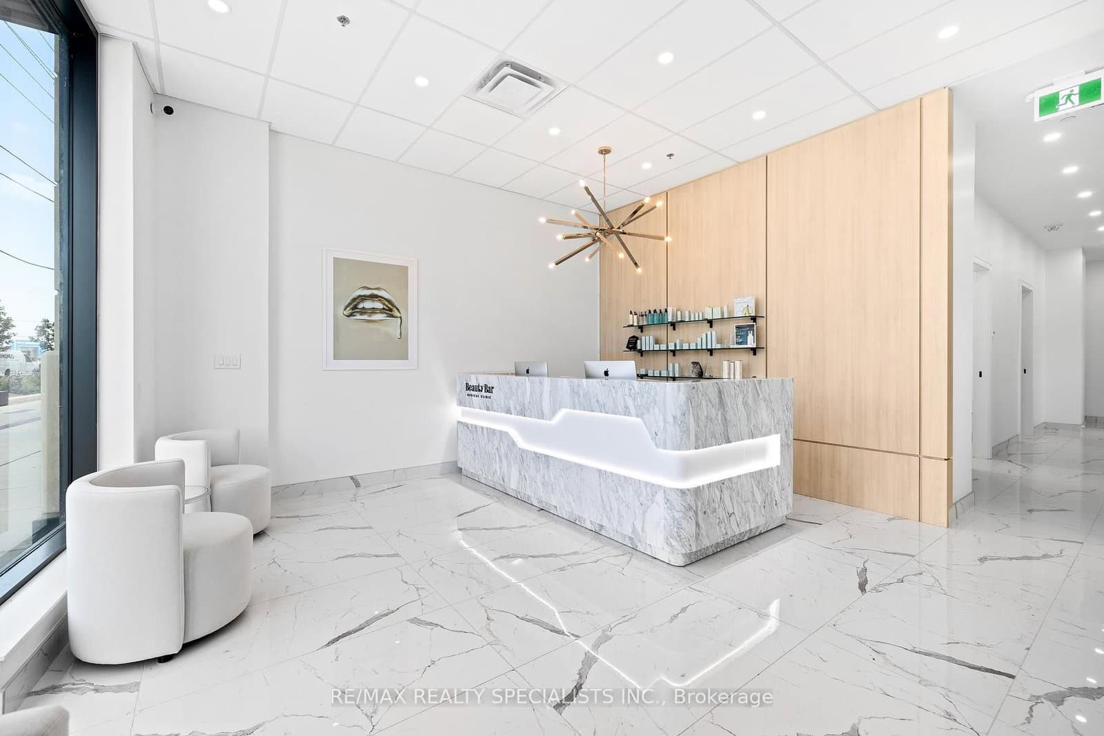 7097 Yonge Street, Unit 1 thumbnail 7