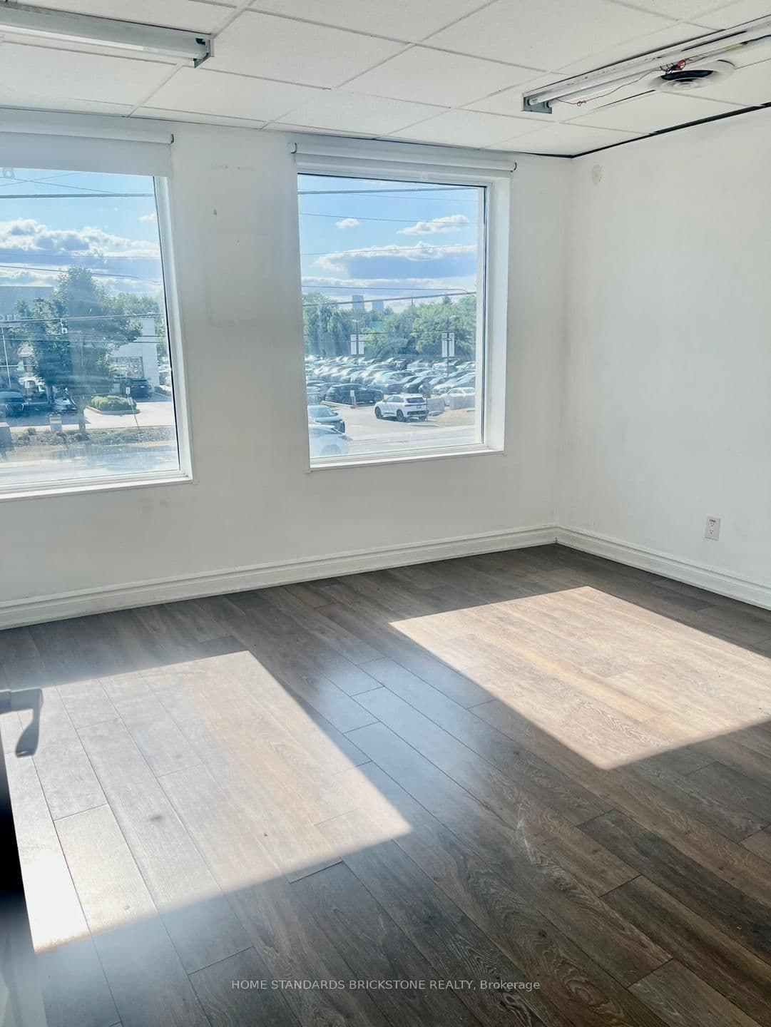 7061 Yonge Street, Unit 2C thumbnail 2