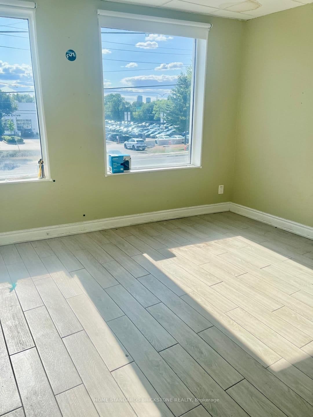 7061 Yonge Street, Unit 2C thumbnail 3